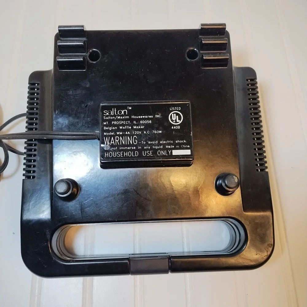 Salton Belgian Waffle‎ Maker - WM-4A - 120V - Nonstick Tested Working Vintage